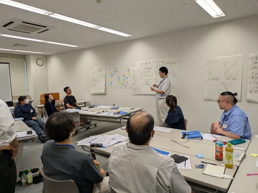 グループ討議後の発表中。皆様、真剣に聞いていました。